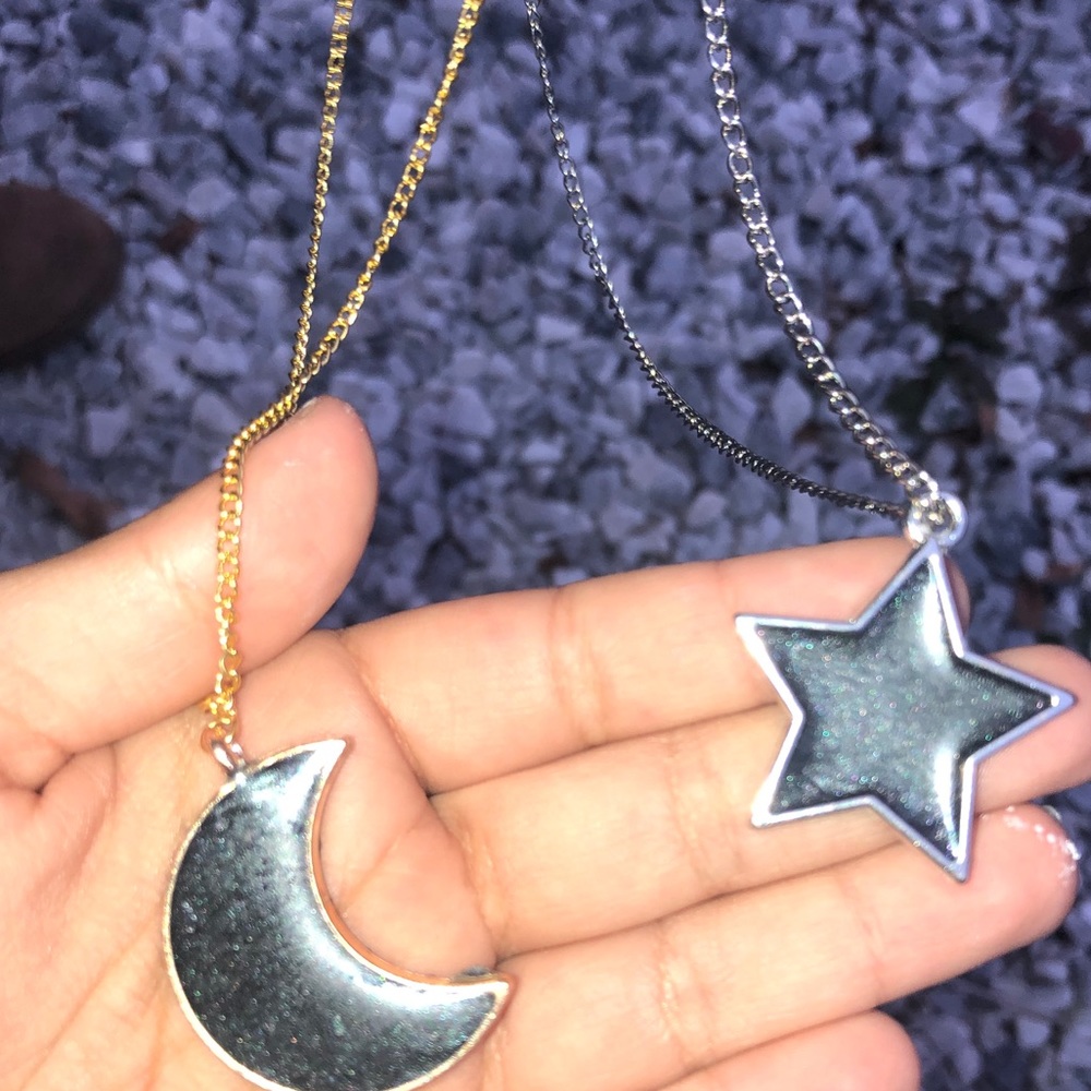 Customizable necklaces